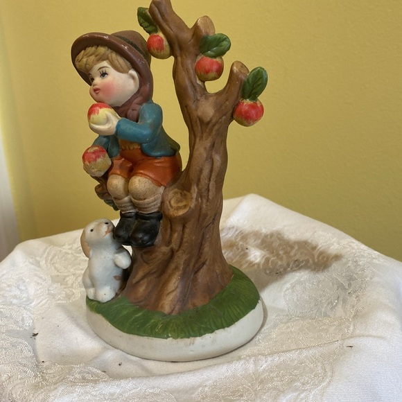 Botín appletree w/dog ceramic figurine. - Picture 3 of 9